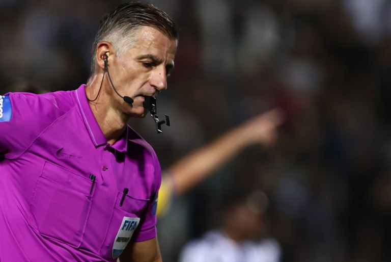 Μόνο για συμπλήρωμα Έλληνες διεθνείς, η FIFA δεν τους εμπιστεύεται