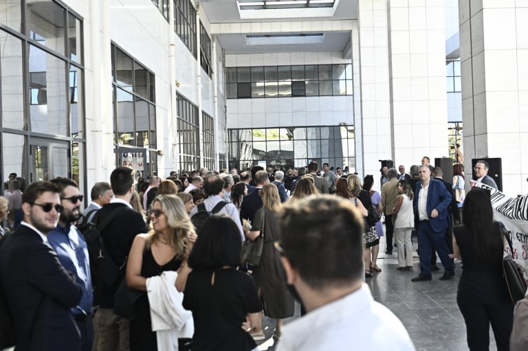 Αποχή των δικηγόρων αν απαγορευτεί η πρόσβαση του κατηγορουμένου στο πλήρες περιεχόμενο της δικογραφίας