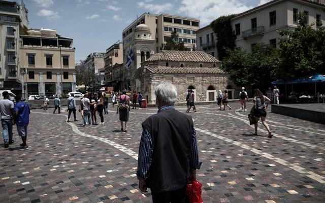 ΕΛΣΤΑΤ: Πάνω από 1 στους 7 Έλληνες είχαν σοβαρές υλικές και κοινωνικές στερήσεις το 2025