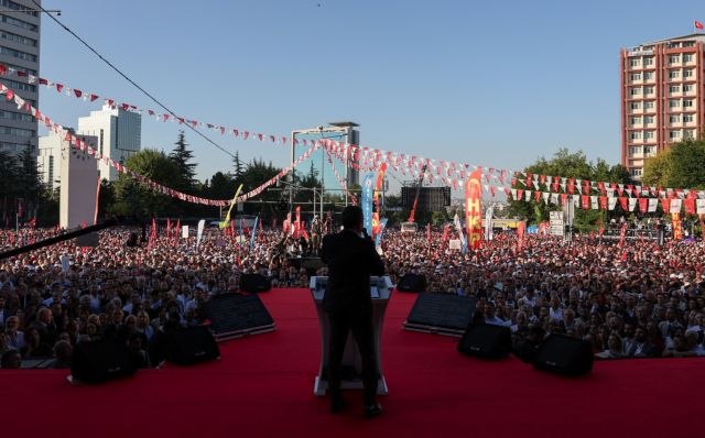 Τουρκία: Δεκάδες χιλιάδες πολίτες σε διαδήλωση του CHP ζήτησαν την παραίτηση Ερντογάν