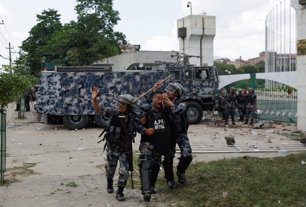 Νεπάλ: Τουλάχιστον 19 νεκροί κατά την καταστολή αντικυβερνητικών διαδηλώσεων  Παραιτήθηκε ο υπουργός Εσωτερικών