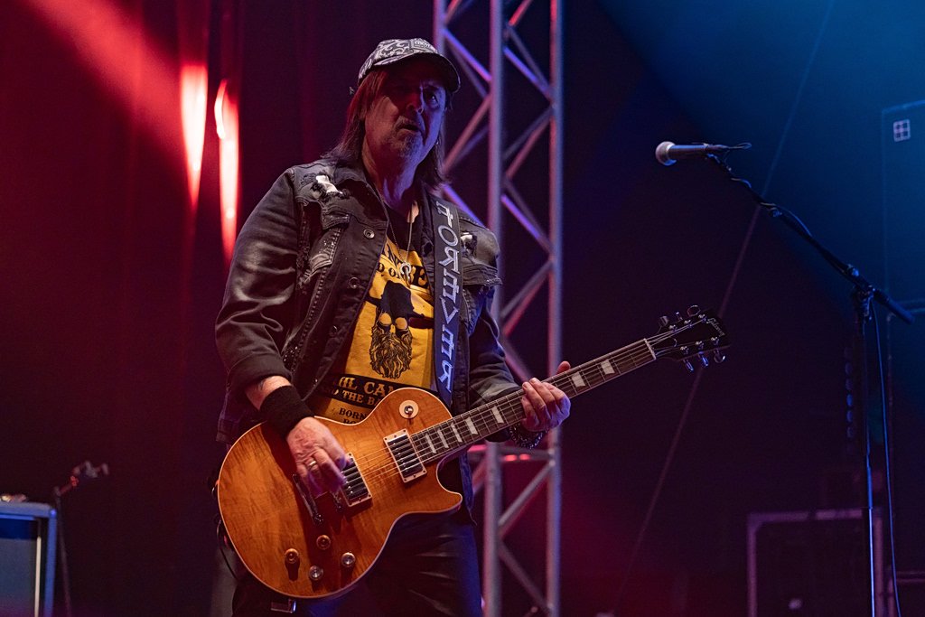 Πέθανε ο κιθαρίστας των Motοrhead Φιλ Κάμπελ