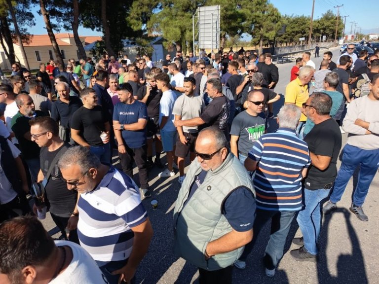 Σέρρες: Οργισμένη κινητοποίηση  Φυγαδεύτηκε ο υφυπουργός Αγροτικής Ανάπτυξης από τη SEREXPO