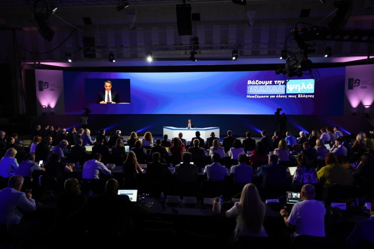 ΔΕΘ: Χαμηλό βαθμό βάζουν οι πολίτες στις εξαγγελίες της κυβέρνησης  Τα εισοδήματα δεν επαρκούν ούτε για τον μήνα