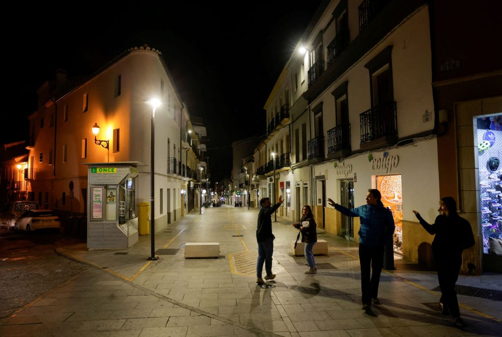 Blackout σε Ισπανία και Πορτογαλία λόγω υπερβολικής τάσης  Τα αίτια του πρωτόγνωρου φαινομένου