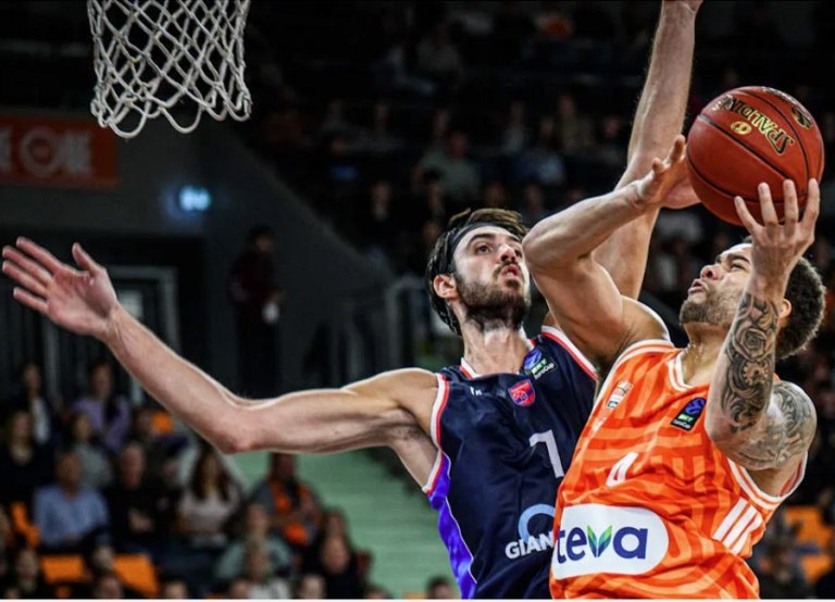 Ουλμ- Πανιώνιος 103  96: Λύγισαν στο τέλος οι κυανέρυθροι