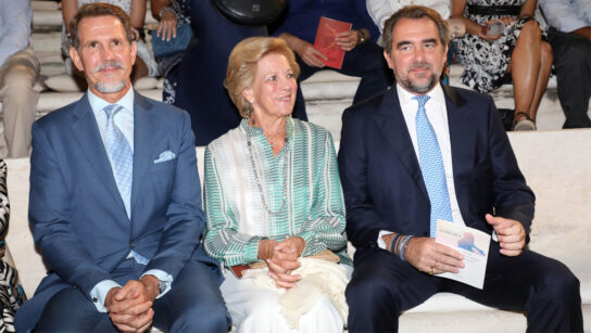 Παύλος & Νικόλαος Ντε Γκρες: Σπάνια βραδινή έξοδος με την μητέρα τους, Άννα Μαρία στο Ηρώδειο  Φωτογραφίες