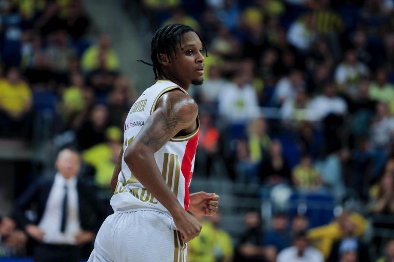 Νέο σοκ στον Ερυθρό Αστέρα: Πνευμονική εμβολή ο Κάρτερ, στην αγορά για παίκτη οι Σέρβοι