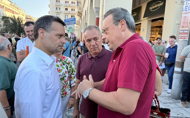 Τετ α τετ Δούκα - Φάμελλου στην διαδήλωση της Θεσσαλονίκης