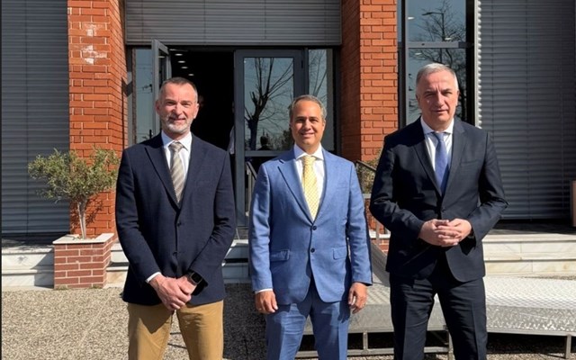 Επίσκεψη του γενικού πρόξενου των ΗΠΑ στη Θεσσαλονίκη, Τζέρι Ισμαήλ, στο ΕΚΕΤΑ παρουσία του υφ. Ανάπτυξης Σταύρου Καλαφάτη