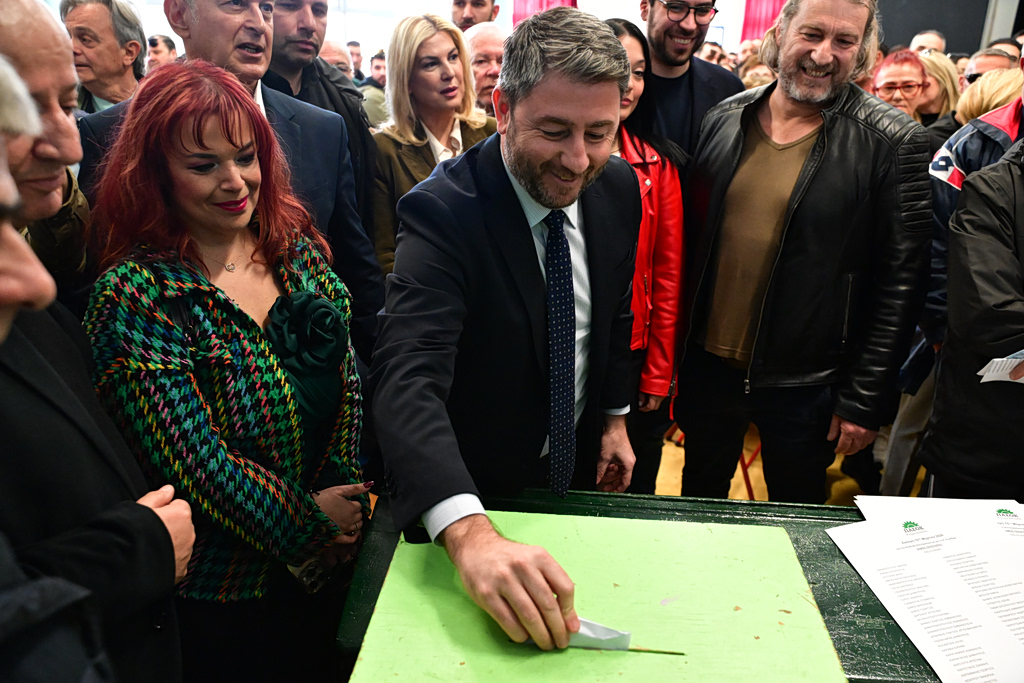 ΠΑΣΟΚ: Κερδισμένοι και χαμένοι της κάλπης