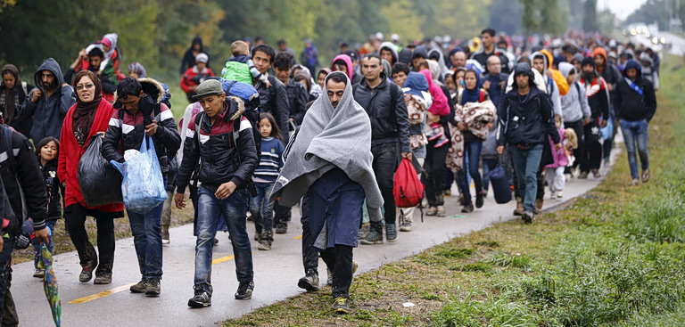 Κέντρα επαναπροώθησης: Πώς η απέλαση μεταναστών εκτός της ΕΕ θέτει σε κίνδυνο τα ανθρώπινα δικαιώματα