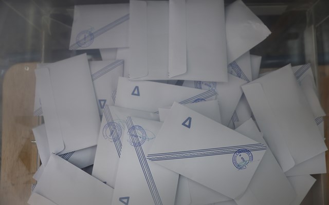 Δημοσκόπηση Metron Analysis: Στο 28,2% η ΝΔ - Το 21% θα μπορούσε να ψηφίσει κόμμα υπό τον Αλ. Τσίπρα