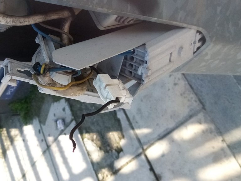 Αρτέμιδα: Ηλεκτροπληξία μέσα σε παιδική χαρά έπαθε 9χρονη  Άγγιξε άθελά της γυμνά καλώδια