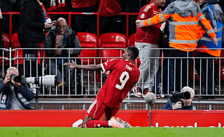 Δύσκολη πρόκριση για τη Λίβερπουλ (2-1)  Πέρασαν Τσέλσι και Γουλβς