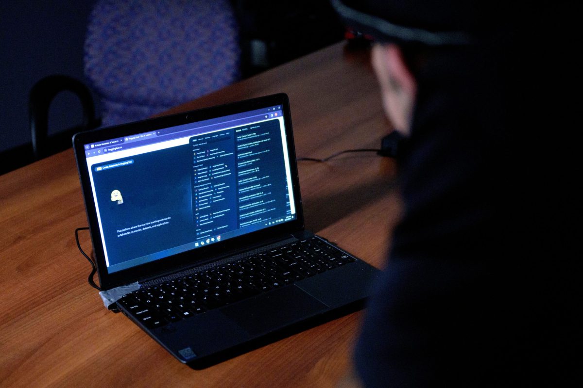 Aνήλικος διακινούσε υλικό παιδικής πορνογραφίας με χρήση τεχνητής νοημοσύνης