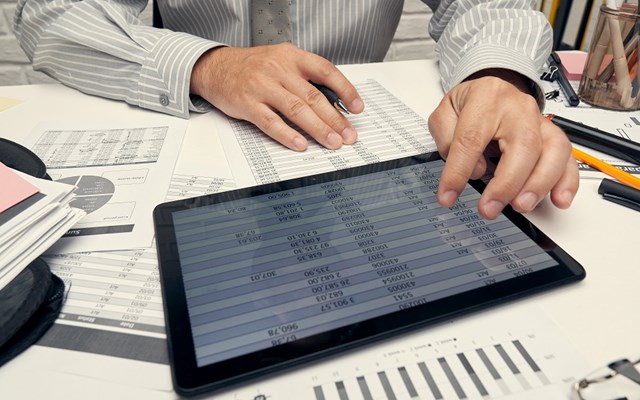 Περισσότερες επιχειρήσεις θα υποβάλλουν ΦΠΑ με τον μήνα - Τι αλλάζει από 1η Οκτωβρίου