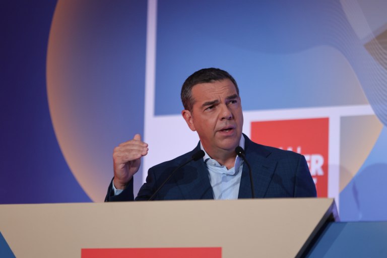 Αλέξης Τσίπρας: Οι κυβερνητικοί δείκτες της ντροπής στο μικροσκόπιο