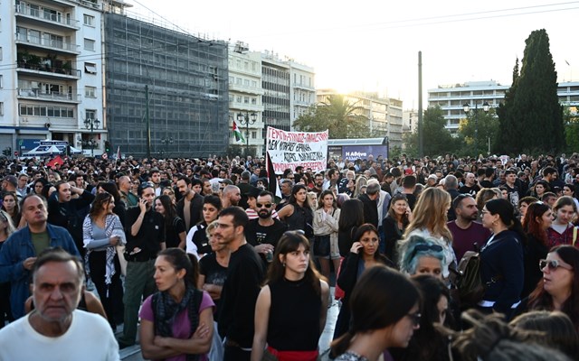 Μύδροι από ΠΑΣΟΚ - ΣΥΡΙΖΑ - ΚΚΕ για την κυριακάτικη ανάρτηση Κ. Μητσοτάκη σχετικά με το Μνημείο Αγνώστου Στρατιώτη