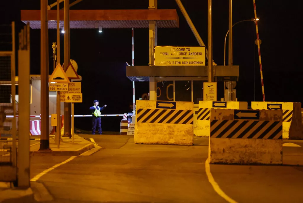 Συναγερμός στο Ακρωτήρι της Κύπρου  Ήχησαν σειρήνες στην στρατιωτική βάση