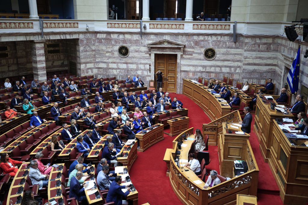 Δημοσκόπηση Metron Analysis: Σκηνικό αμετάβλητο και μετά τη ΔΕΘ