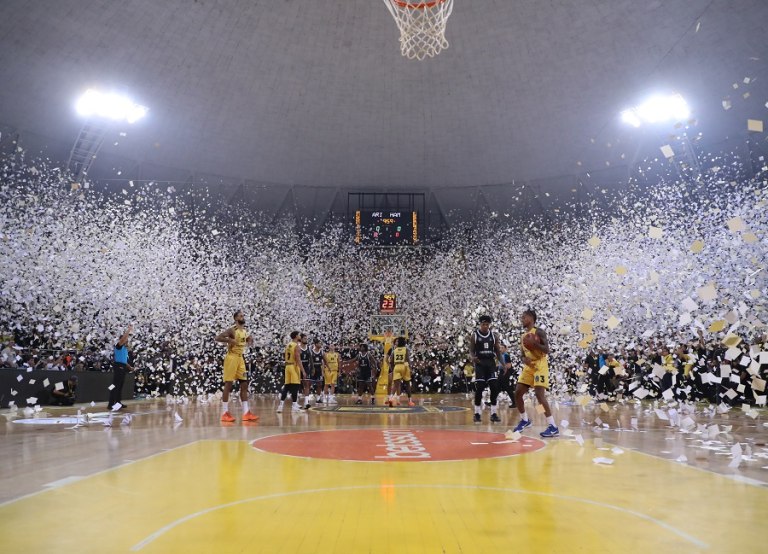 Άρης Bettson  Αμβούργο 98-76: Βραδιά βγαλμένη από το παρελθόν με Γκάλη και Σιάο