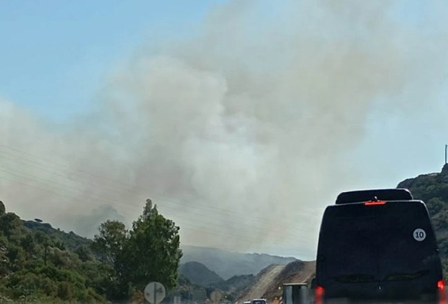 Συναγερμός στον Άγιο Νικόλαο για φωτιά στον ΧΥΤΑ  Μήνυμα του 112