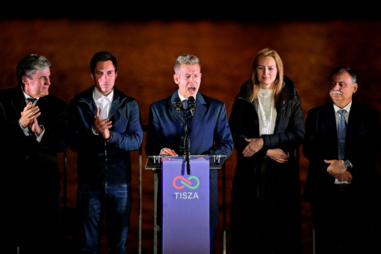 Ουγγαρία: Το Κρεμλίνο λέει ότι ελπίζει σε ρεαλιστικούς δεσμούς με τη νέα ηγεσία μετά την ήττα Όρμπαν