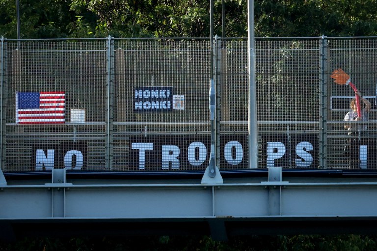 ΗΠΑ: Κατά της ανάπτυξης στρατού στις πόλεις τους λόγω εσωτερικού εχθρού η πλειοψηφία των Αμερικανών