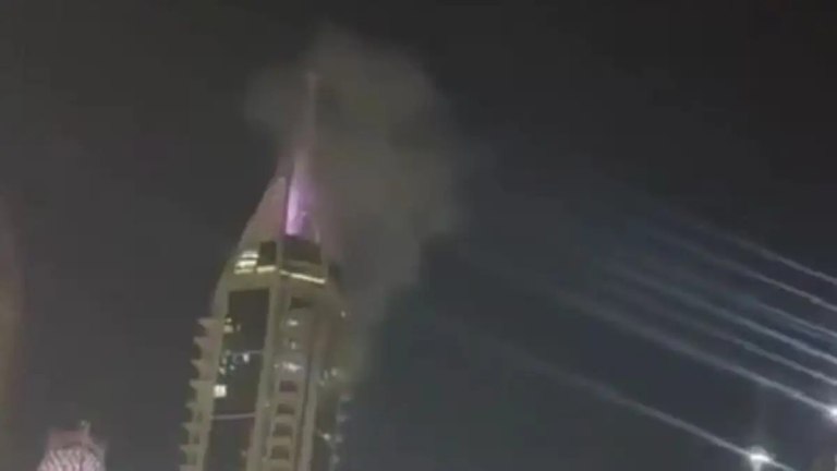 Ντουμπάι: Καπνός σε