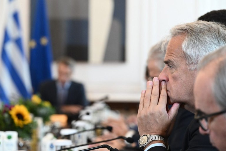 Σκάνδαλο ΟΠΕΚΕΠΕ: Μπούμερανγκ η εξεταστική για Μαξίμου  ο ένας καρφώνει τον άλλο