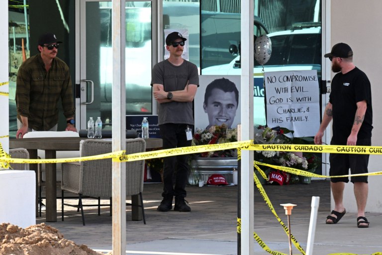 Δολοφονία Τσάρλι Κερκ: Το FBI εντόπισε το όπλο του δράστη  Δημοσιοποιήθηκε φωτογραφία υπόπτου