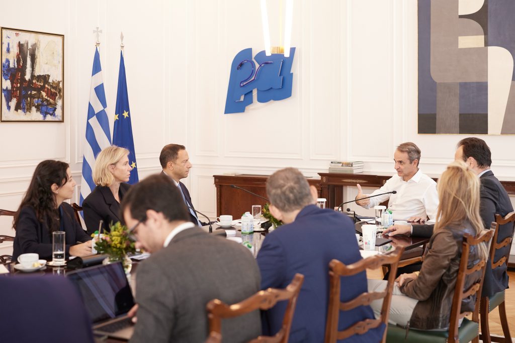 Συνάντηση Μητσοτάκη με τον αντιπρόεδρο της Google, αρμόδιο για ιδιωτικότητα και ασφάλεια  Ζωτικής σημασίας να προστατεύουμε τα παιδιά στο διαδίκτυο