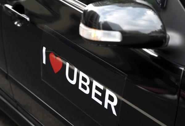 Uber: Εγκατέλειψε τα αυτόνομα αυτοκίνητα και τώρα πληρώνει το τίμημα