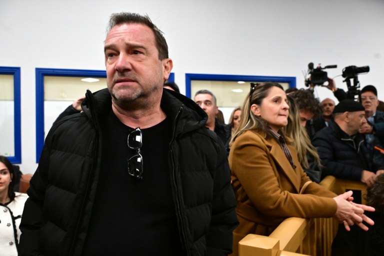 Τέμπη: Μήπως εσείς δεν θέλετε να γίνει η δίκη;  Αιχμές Πλακιά προς Γεωργιάδη και Φλωρίδη