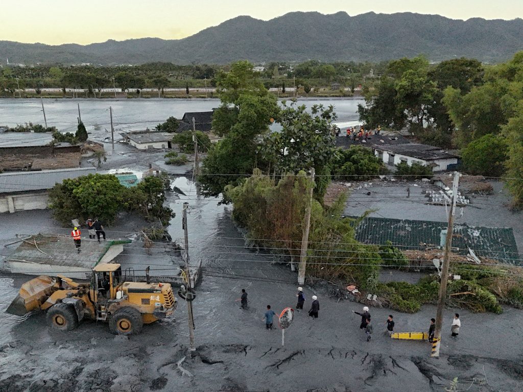 Σε κατάσταση έκτακτης ανάγκης οι Αζόρες καθώς πλησιάζει απειλητικά ο κυκλώνας Γκαμπριέλ