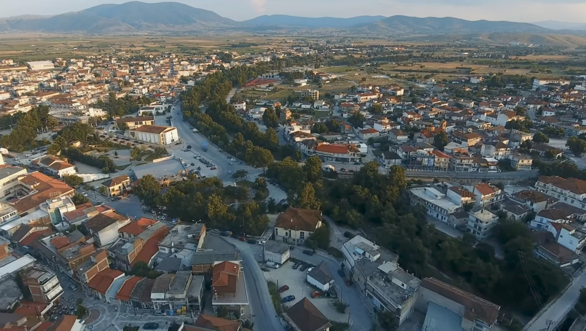 Μεγάλο ενδιαφέρον για τον αρχιτεκτονικό διαγωνισμό για την ανάπλαση του Ελασσονίτη ποταμού