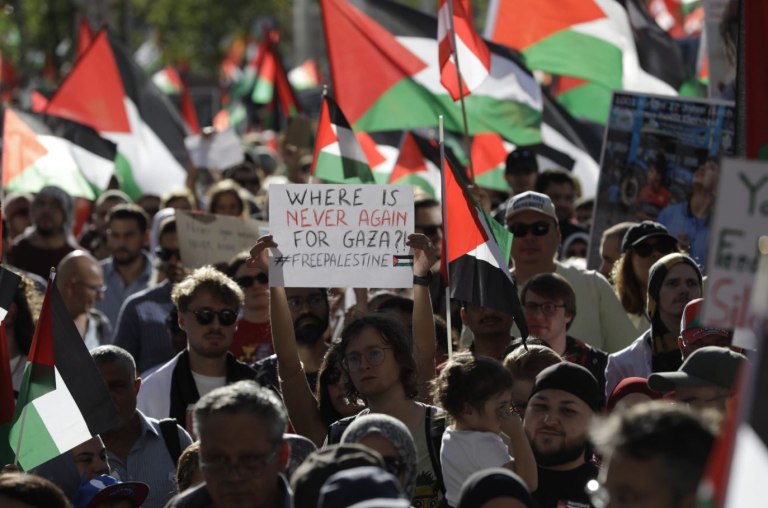 Αυστρία: Διαδήλωση στη Βιένη εναντίον της επίθεσης του Ισραήλ στη Γάζα