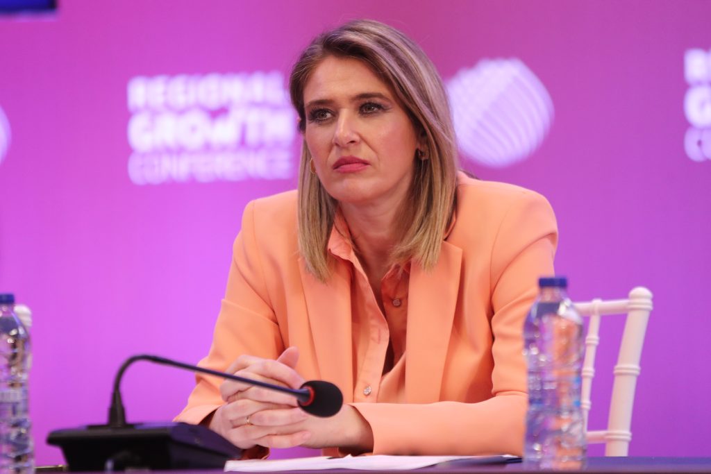 Άννα Ευθυμίου: Το 13ωρο είναι εξαίρεση