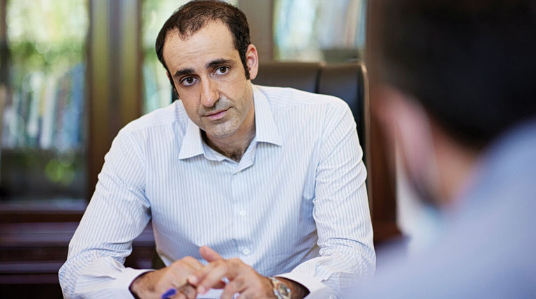 Κεσσές για υποκλοπές: