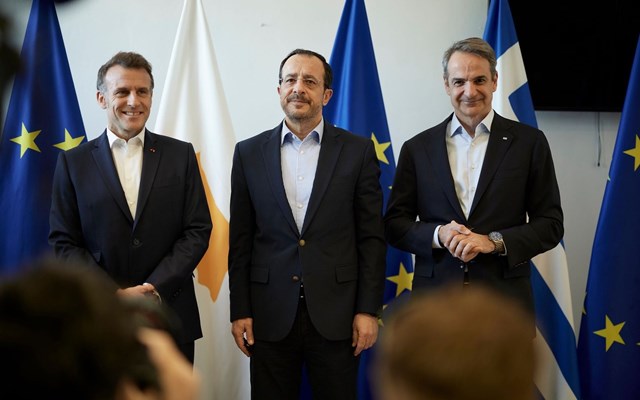 Μακρόν: Όποιος επιτίθεται στην Κύπρο, επιτίθεται στην Ευρώπη - Κ. Μητσοτάκης: Αποδείξαμε τι σημαίνουν οι αμυντικές συμφωνίες που υπογράφουμε στην πράξη