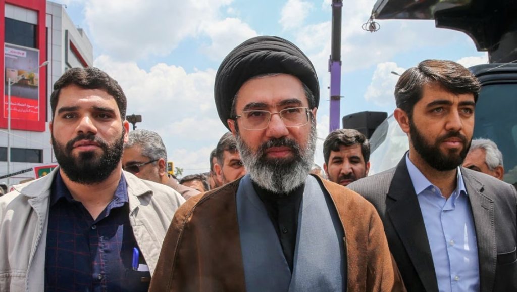 Washington Post: Ο Μοτζτάμπα Χαμενεΐ παραμένει απομονωμένος και αγνοεί τα μηνύματα