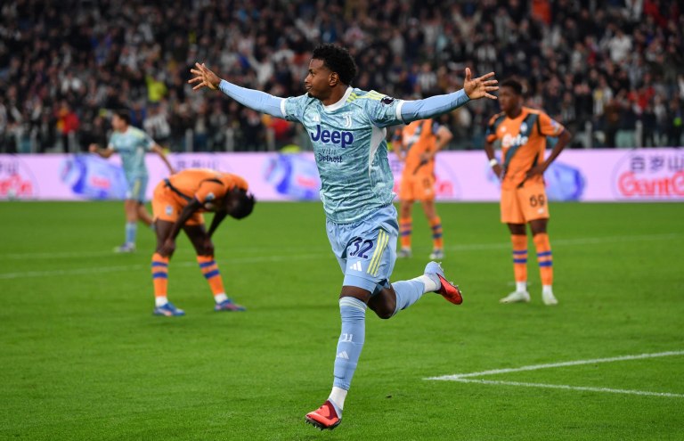 Βράχος η Αταλάντα με Γιουβέντους (1-1) αν και έμεινε με δέκα παίκτες