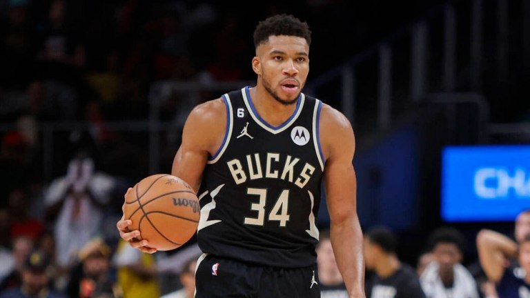 Αντετοκούμπο για το ενδεχόμενο ανταλλαγής: Είμαι δεσμευμένος, τώρα αν σε έξι μήνες αλλάξω γνώμη