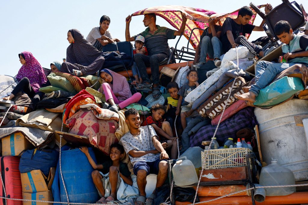 Γάζα: Τουλάχιστον 450.000 Παλαιστίνιοι εκτιμάται ότι την έχουν εγκαταλείψει τον τελευταίο μήνα