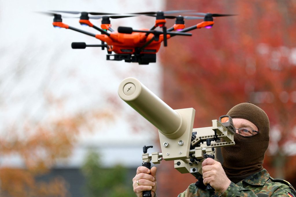 Πρωθυπουργός Βαυαρίας: Να καταρρίπτονται τα drones που παραβιάζουν τον εναέριο χώρο της Γερμανίας