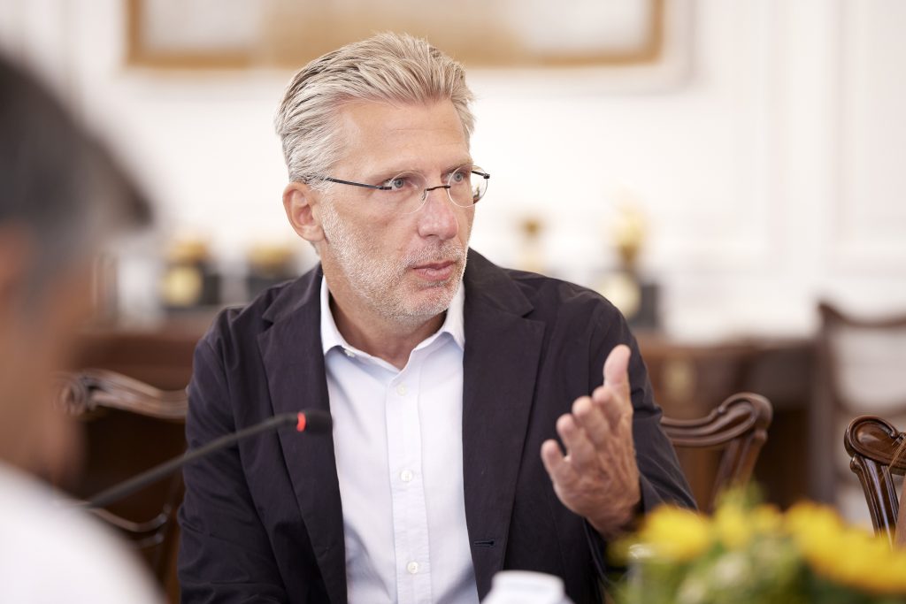 Σκέρτσος: Δεν παραλάβαμε την Ελβετία, παραλάβαμε μια χώρα που έβγαινε από χρεοκοπία και μνημόνια