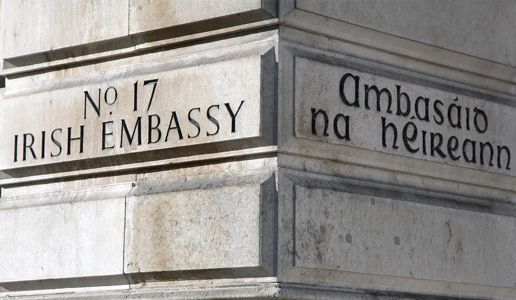 Ιρλανδία: Το Δουβλίνο θα στείλει στρατιωτικούς ακολούθους για πρώτη φορά σε πρεσβείες του
