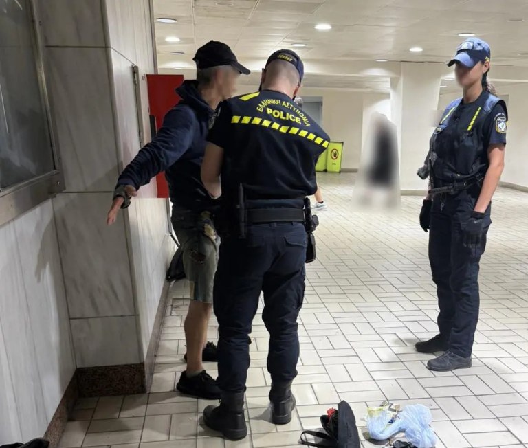 Σχέδιο Αριάδνη: 91.610 έλεγχοι και 1.536 συλλήψεις στα μέσα μαζικής μεταφοράς στους 8 μήνες του 2025