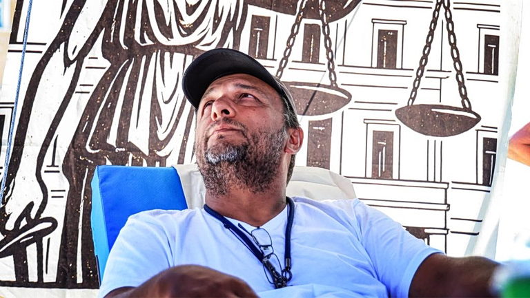 Δεν γίνεται να παρακαλάμε τη δικαιοσύνη να κάνει τη δουλειά της  Ο Πάνος Ρούτσι στη δίκη των Τεμπών